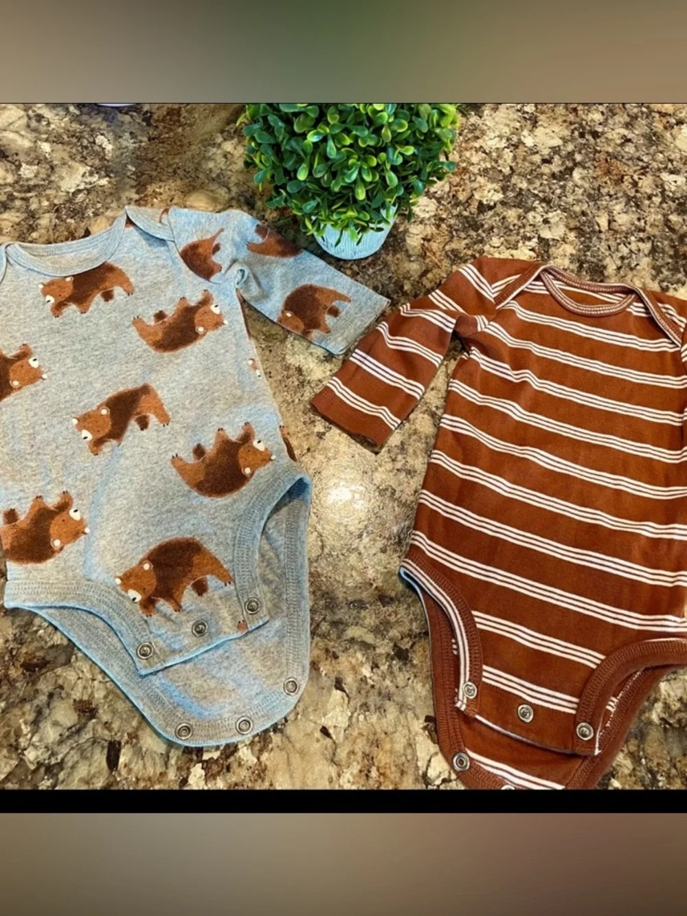 NWOT~ Baby Boy BUNDLE OF 2 long sleeves Onesies SZ: 3M Brown Bear Brown stripe
